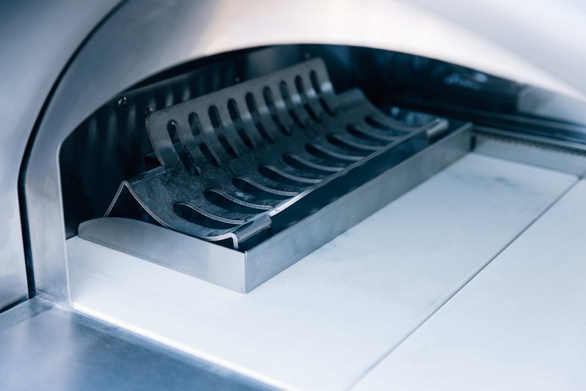 Summerset OV-HYB Hybrid Gas & Wood Pizza Oven